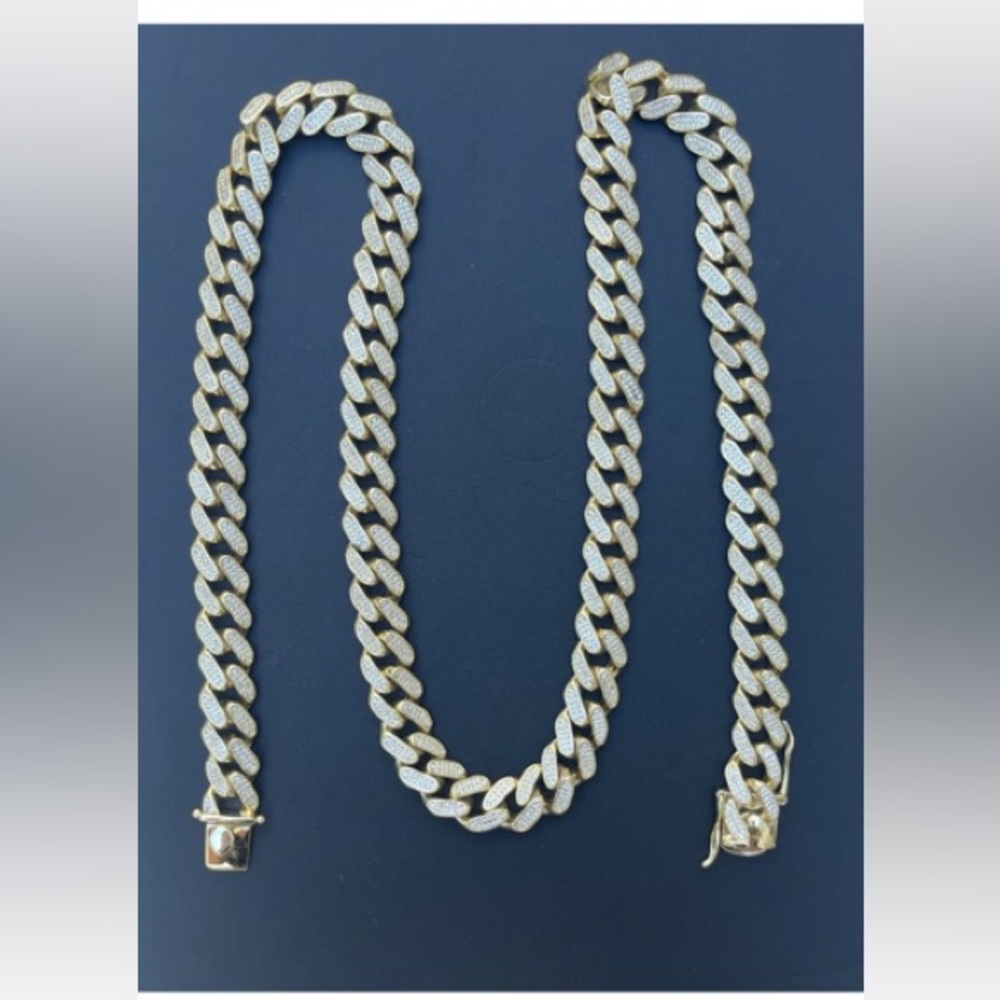 Miami Cuban Link Chain - Picture 5 of 14